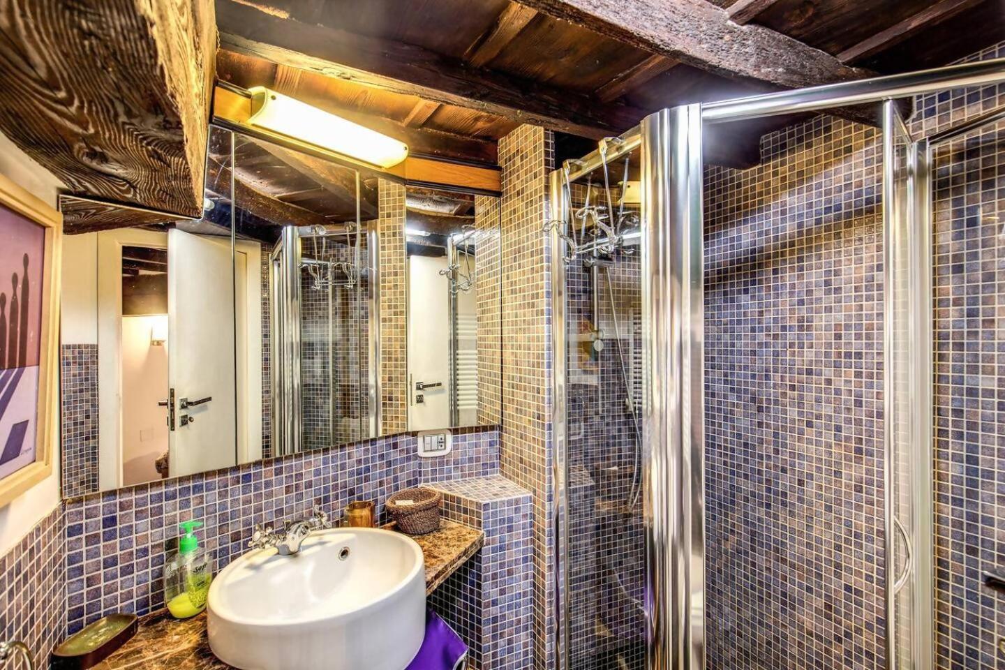 Spacious Flat By Piazza Navona Rome Luaran gambar