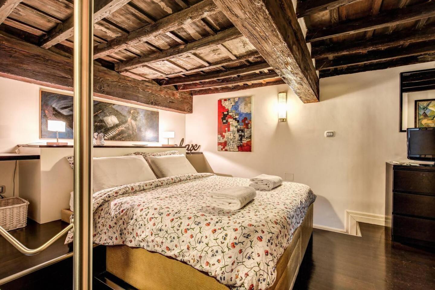 Spacious Flat By Piazza Navona Rome Luaran gambar